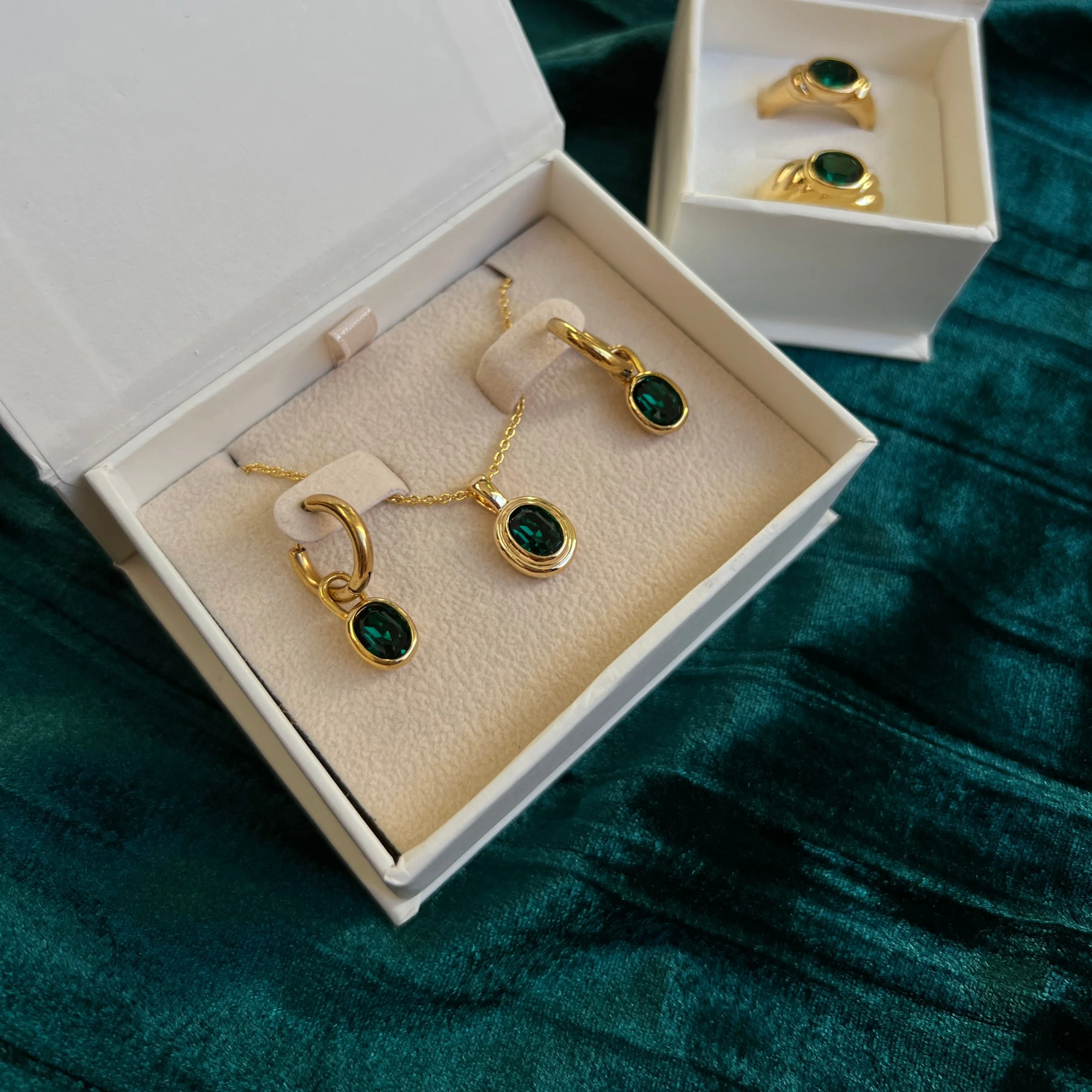Bella Earrings - Emerald Green - Image 4