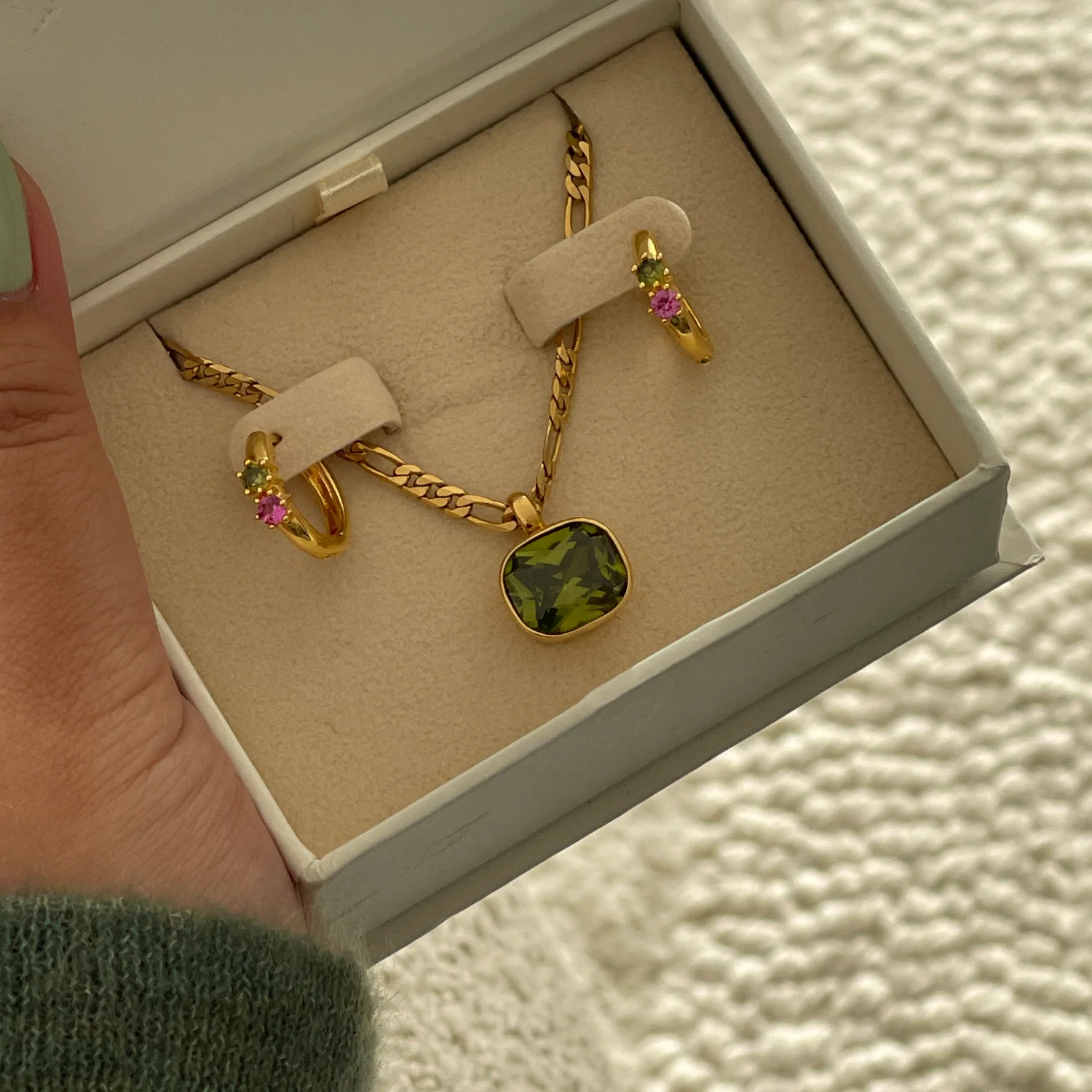 Zephyr Necklace - Olivine - Image 3